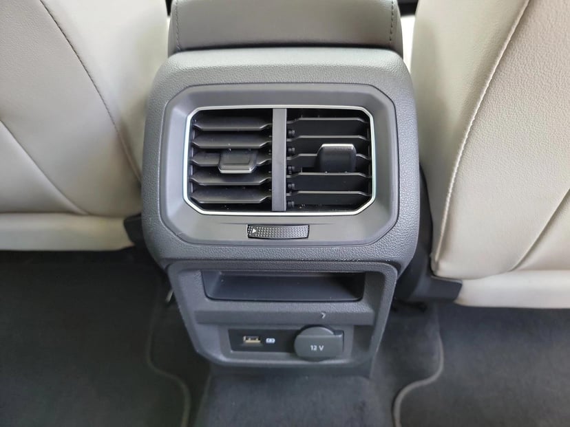 2018 Volkswagen Tiguan - Image 17
