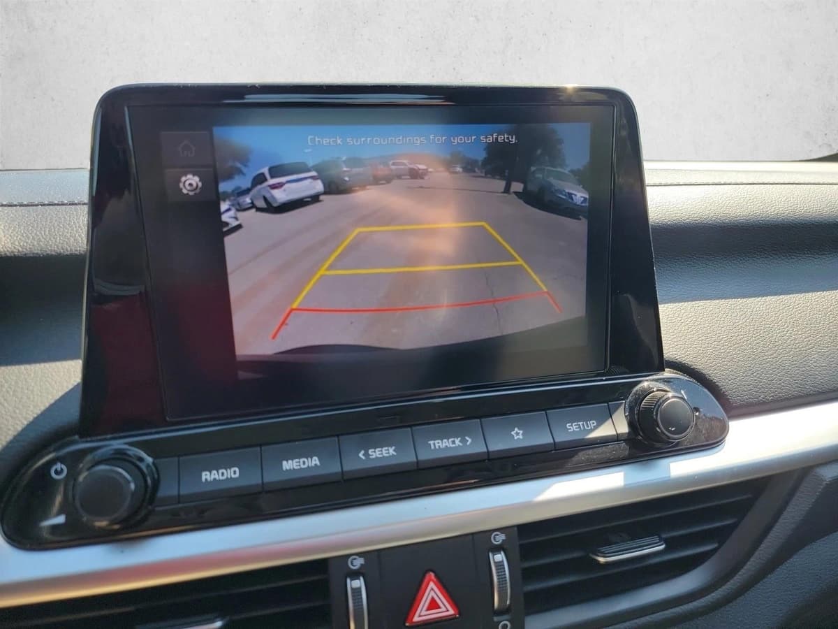 2024 Kia Forte - Image 23