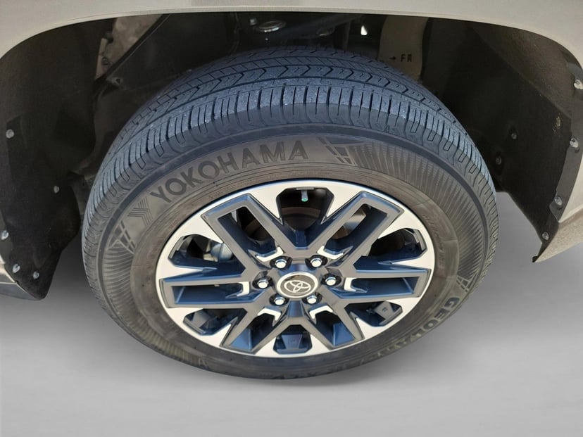 2023 Toyota Tundra - Image 7
