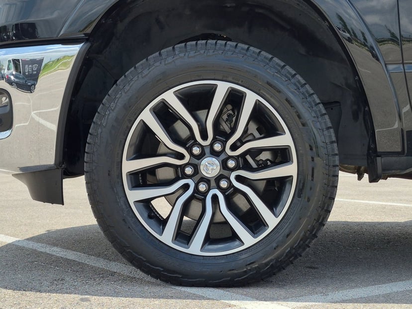 2025 Ram 1500 - Image 24
