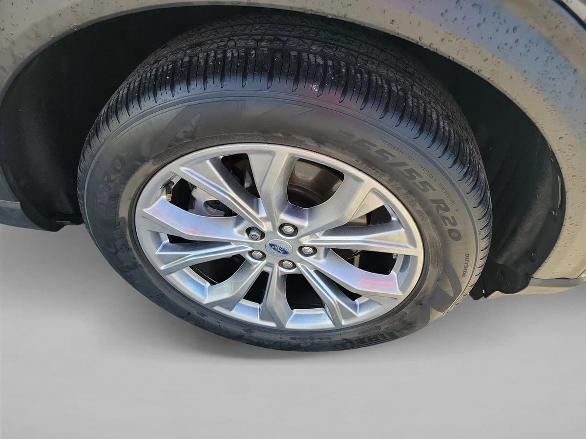 2022 Ford Explorer - Image 10