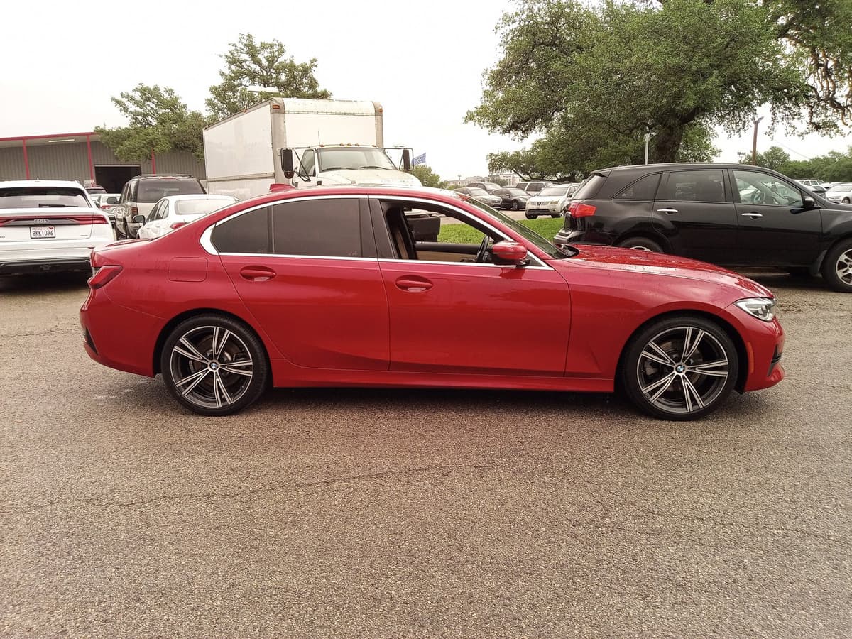 2019 BMW 330i - Image 4