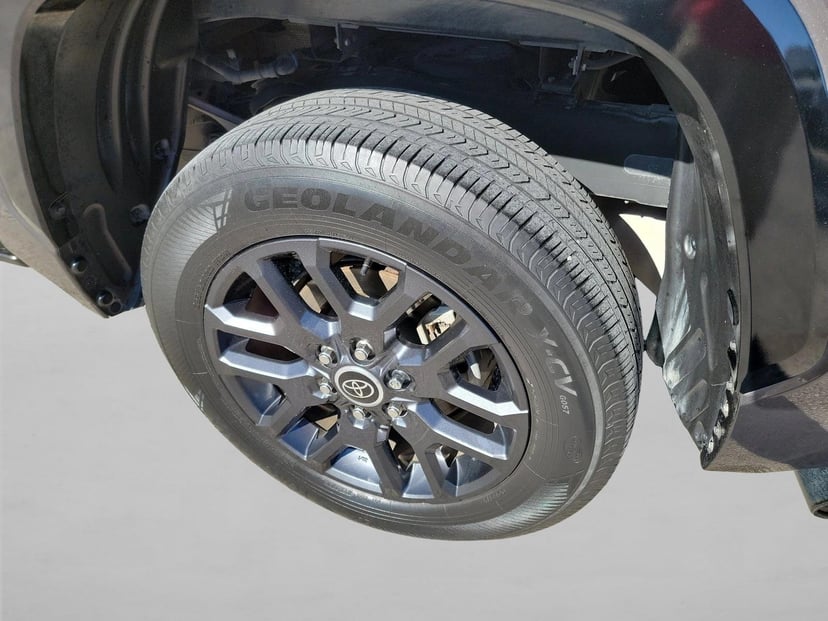 2023 Toyota Tundra - Image 12