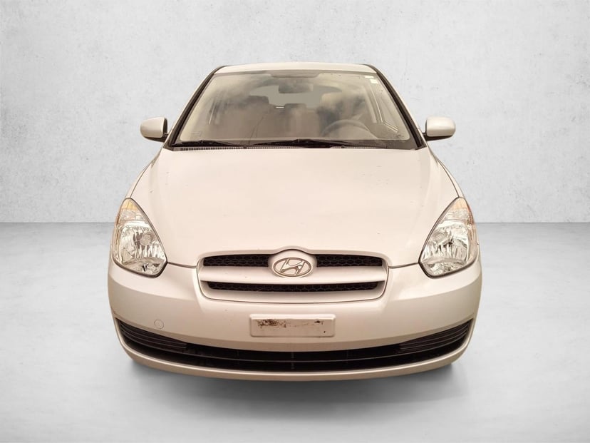 2010 Hyundai Accent - Image 3