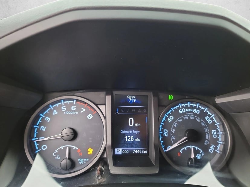 2019 Toyota Tacoma - Image 17