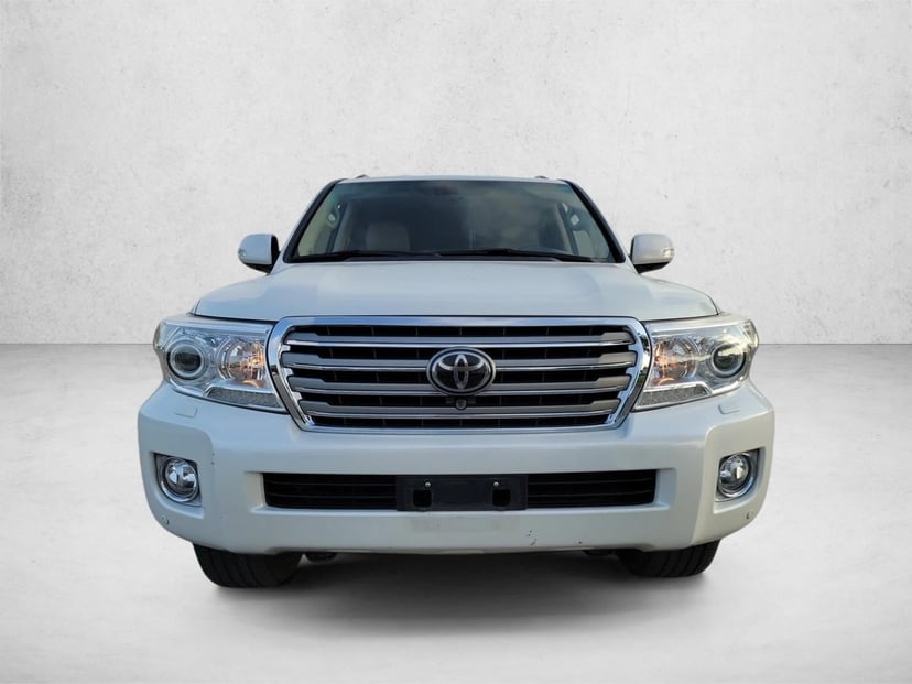 2015 Toyota Land Cruiser - Image 2