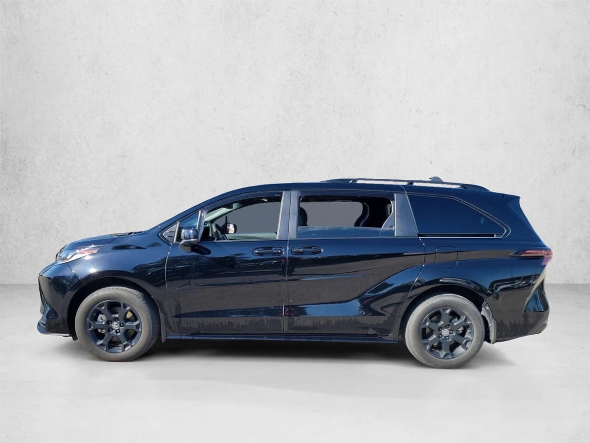 2025 Toyota Sienna - Image 8