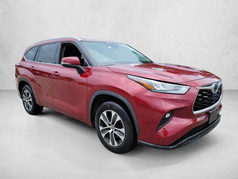 2020 Toyota Highlander - Image 2