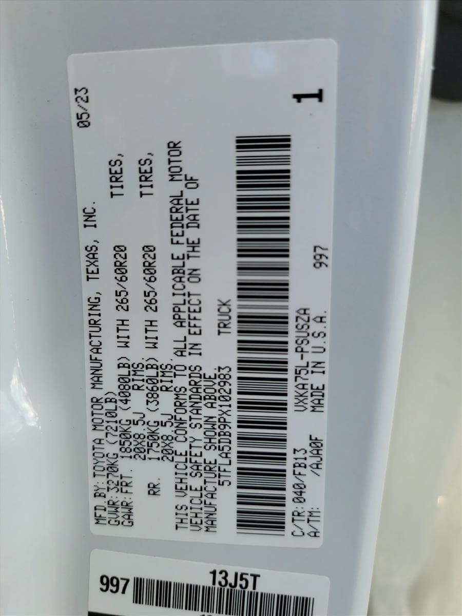 2023 Toyota Tundra - Image 24