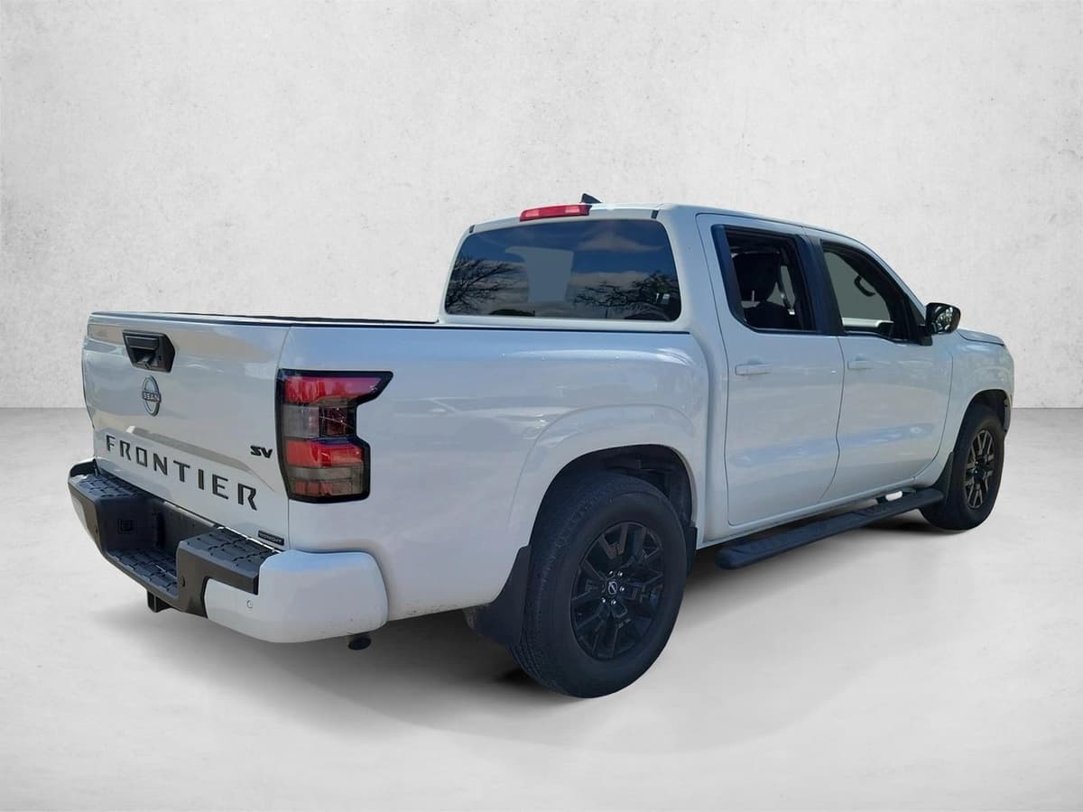2023 Nissan Frontier - Image 5