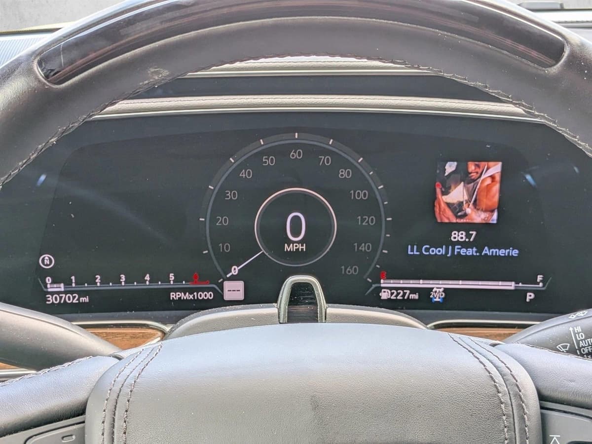 2023 CADILLAC Escalade - Image 10