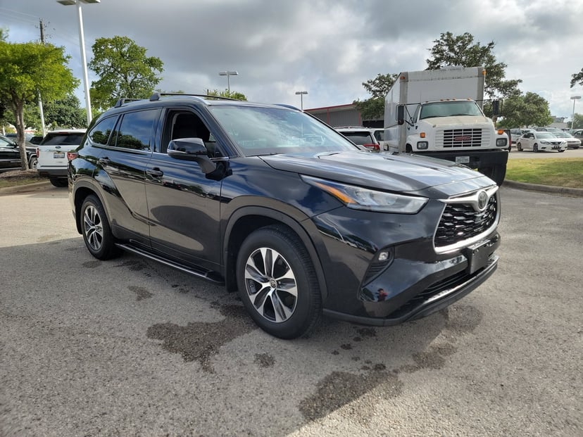 2020 Toyota Highlander - Image 1