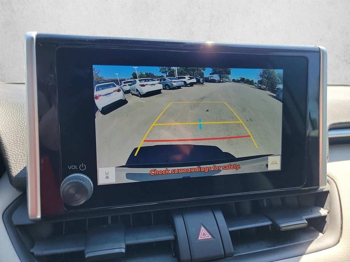 2023 Toyota RAV4 - Image 23