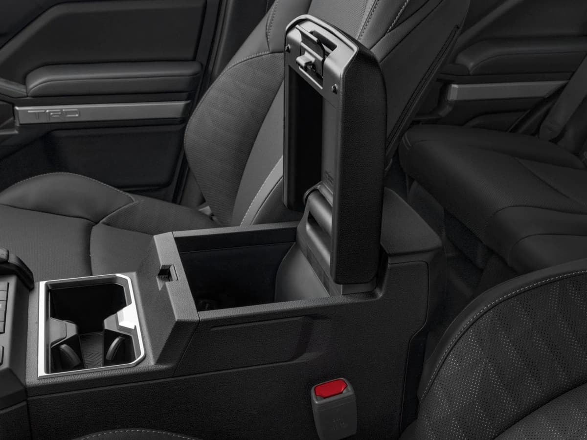 2026 Toyota 4Runner - Image 10