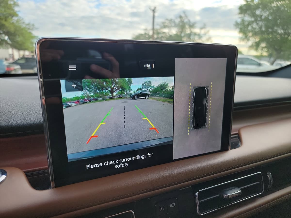 2020 Lincoln Aviator - Image 23