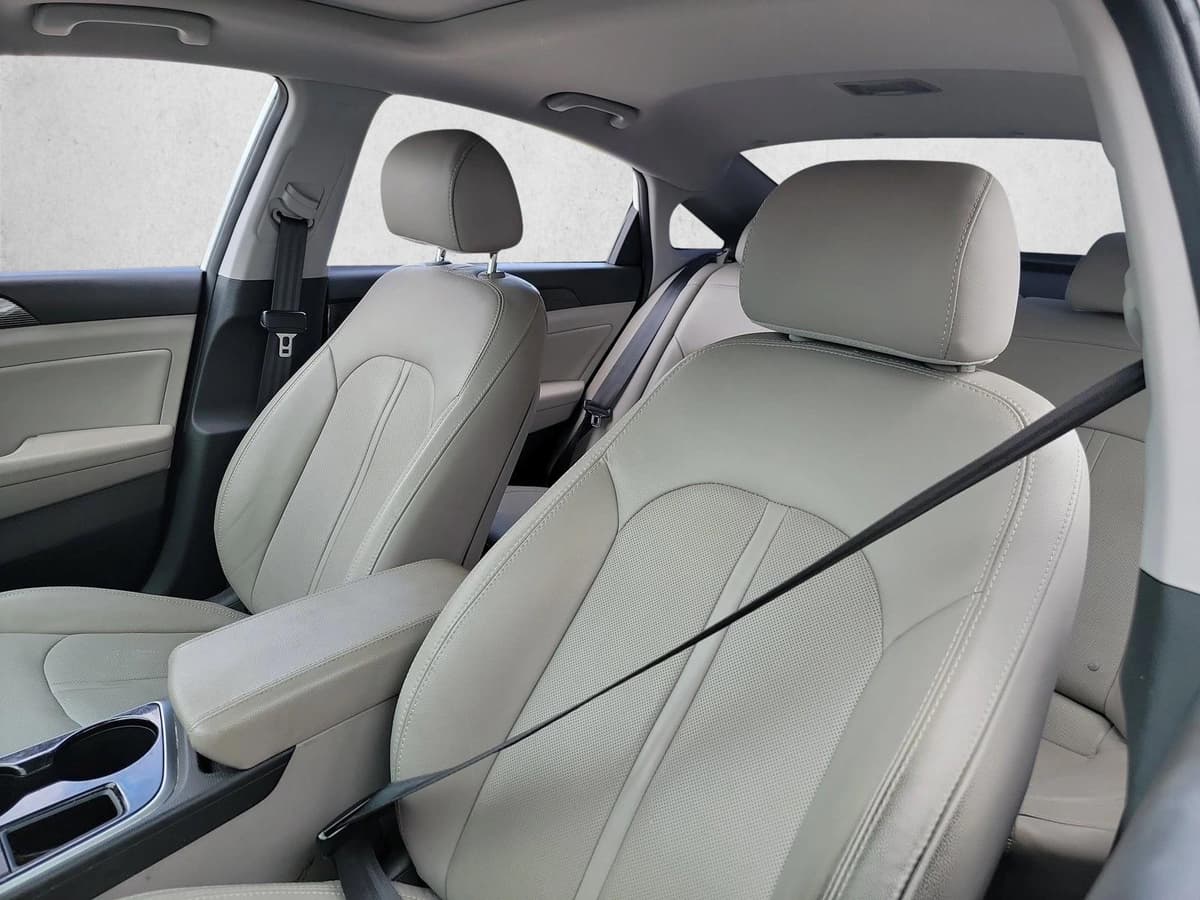 2018 Hyundai Sonata - Image 9