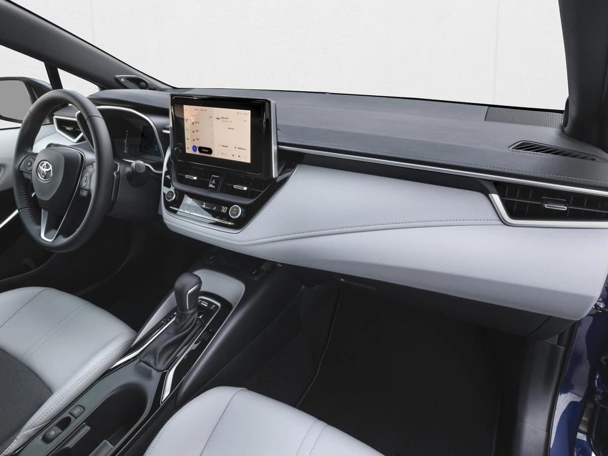 2026 Toyota Corolla Hatchback - Image 11