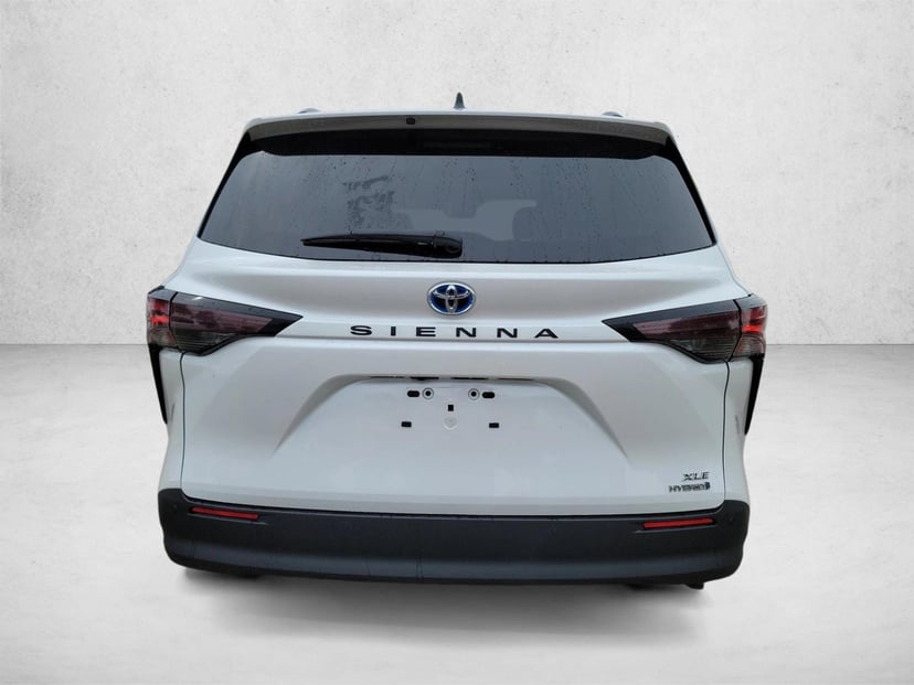 2024 Toyota Sienna - Image 6