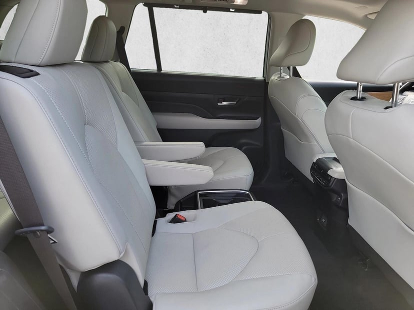 2025 Toyota Grand Highlander - Image 16