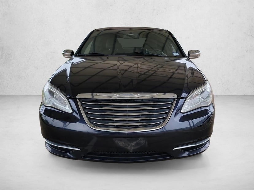 2012 Chrysler 200 - Image 2