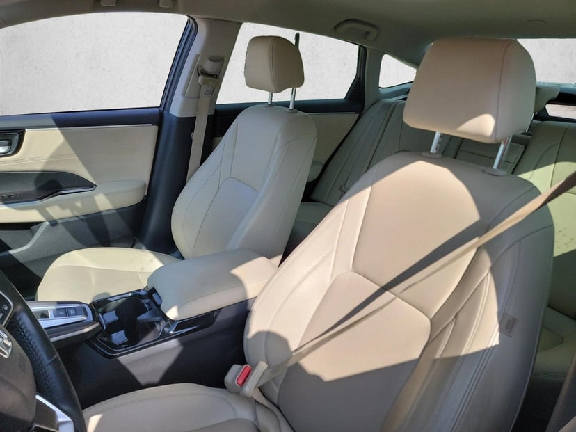 2018 Honda Clarity Plug-In Hybrid - Image 13
