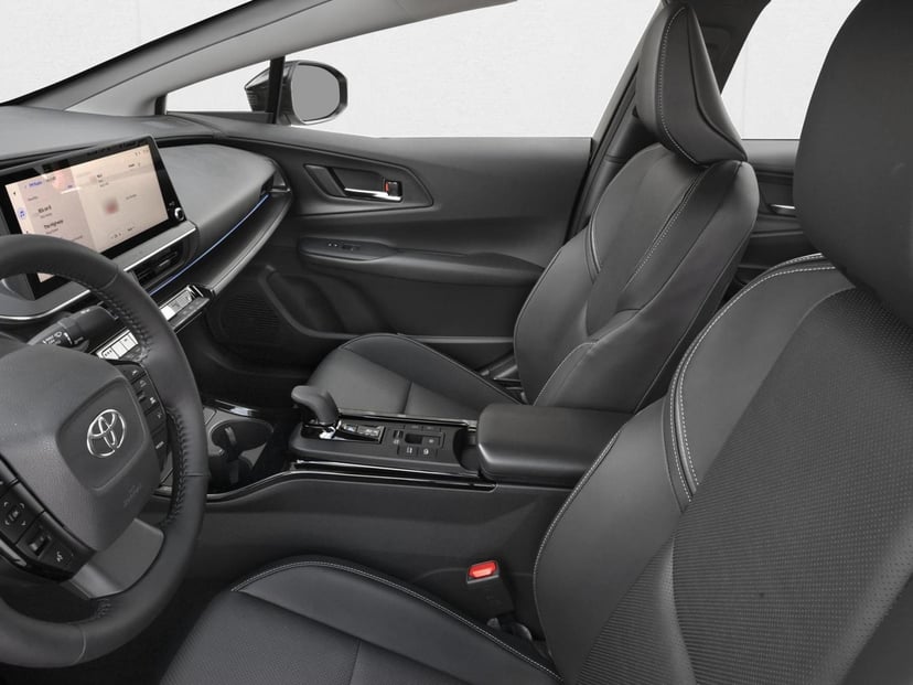 2026 Toyota Prius Plug-in Hybrid - Image 5