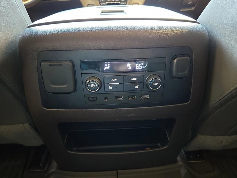2019 GMC Yukon - Image 18