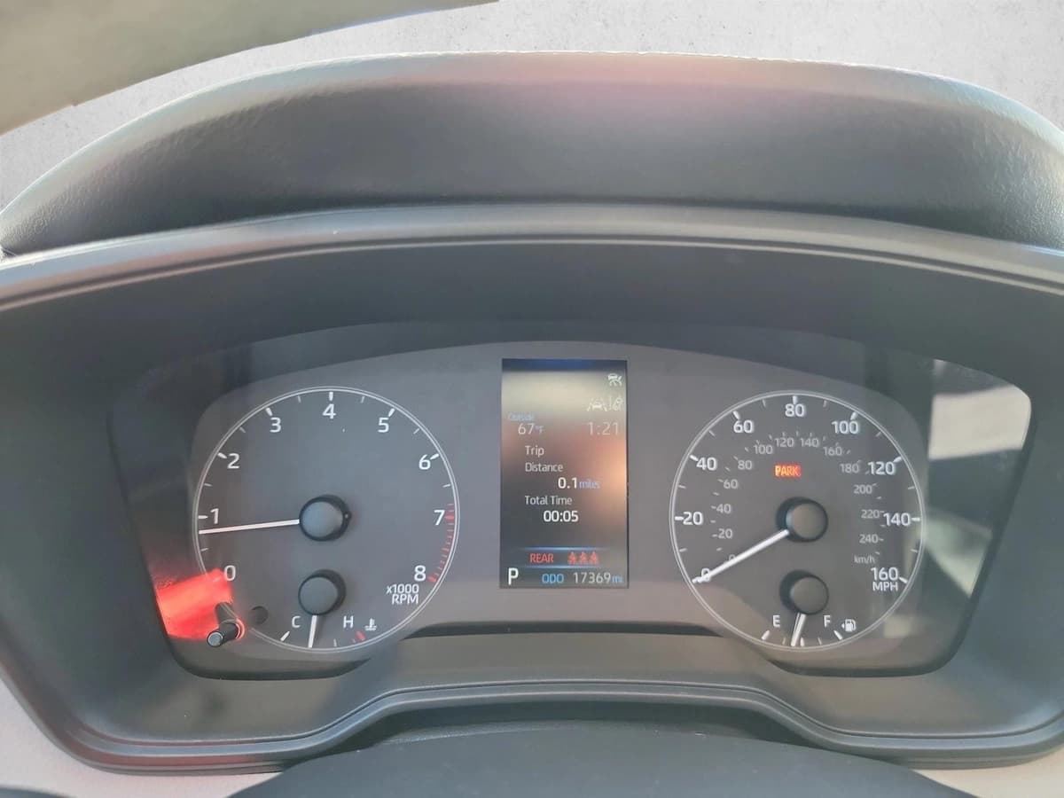 2025 Toyota Corolla - Image 19