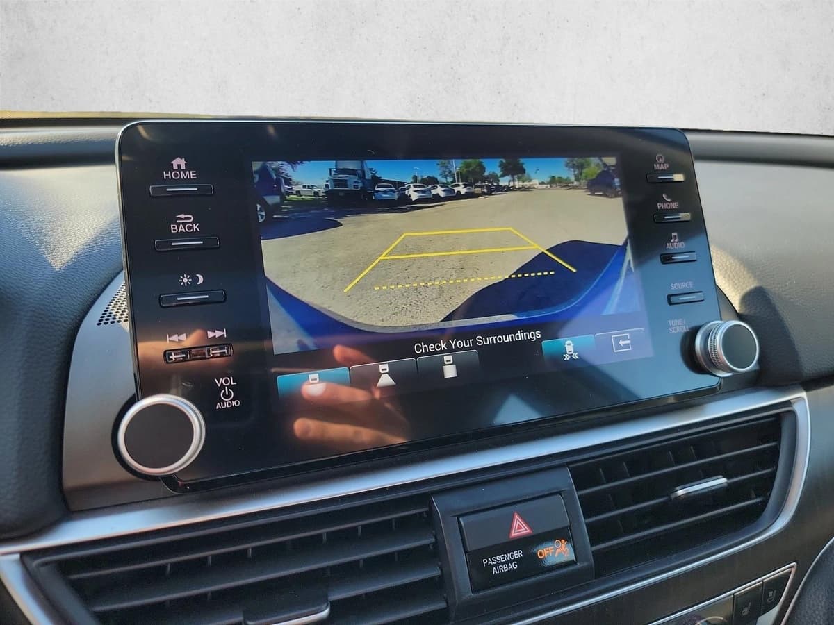 2022 Honda Accord Hybrid - Image 25