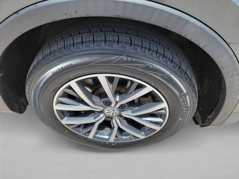 2018 Volkswagen Tiguan - Image 10