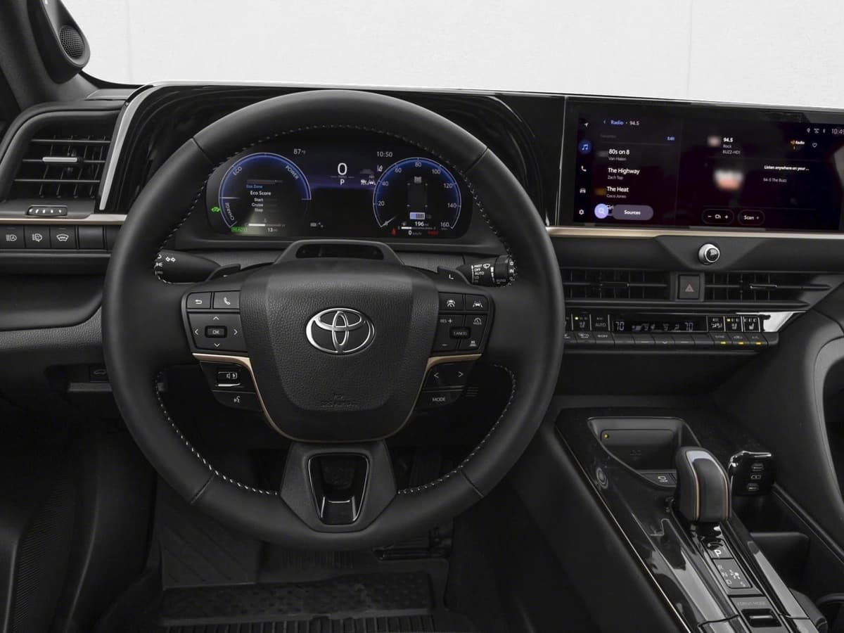 2026 Toyota Crown Signia - Image 4