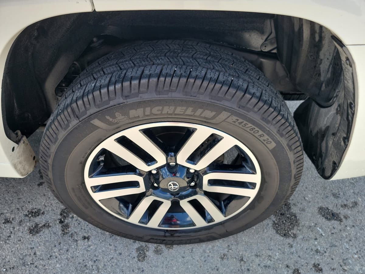 2016 Toyota 4Runner - Image 12