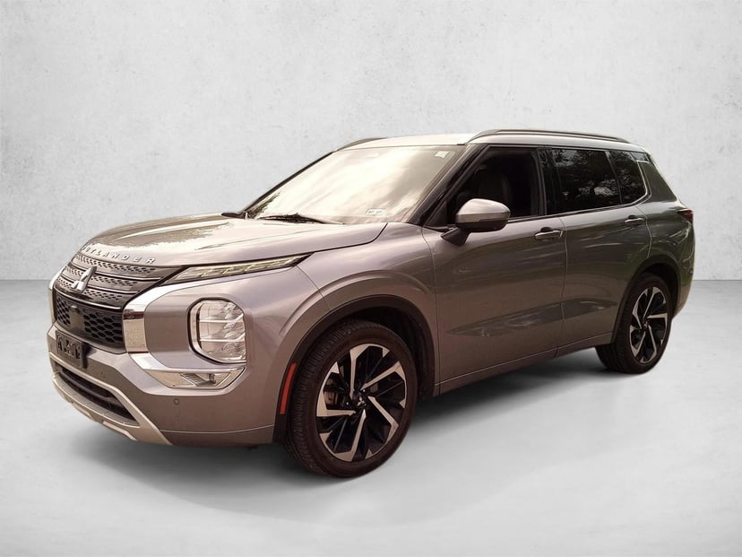 2022 Mitsubishi Outlander - Image 1