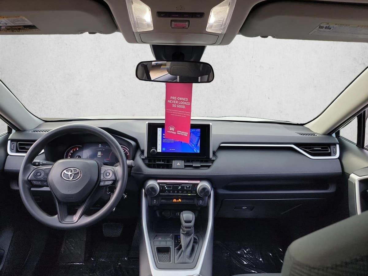 2024 Toyota RAV4 - Image 15