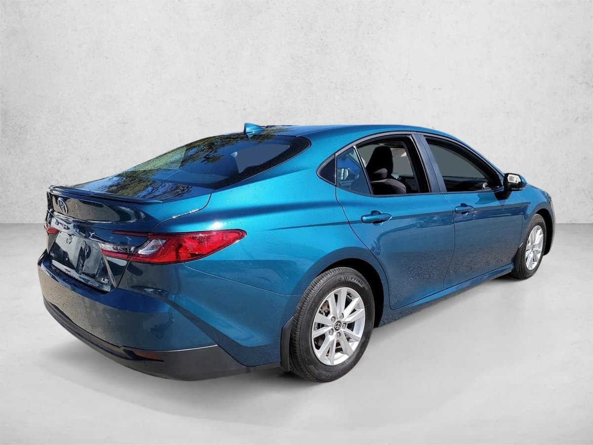 2025 Toyota Camry - Image 5