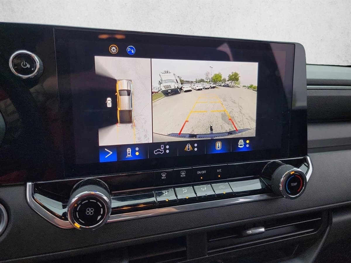 2024 Chevrolet Colorado - Image 21