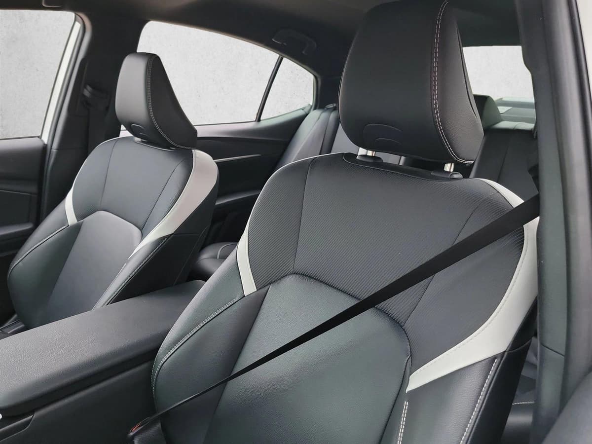 2025 Toyota Camry - Image 13