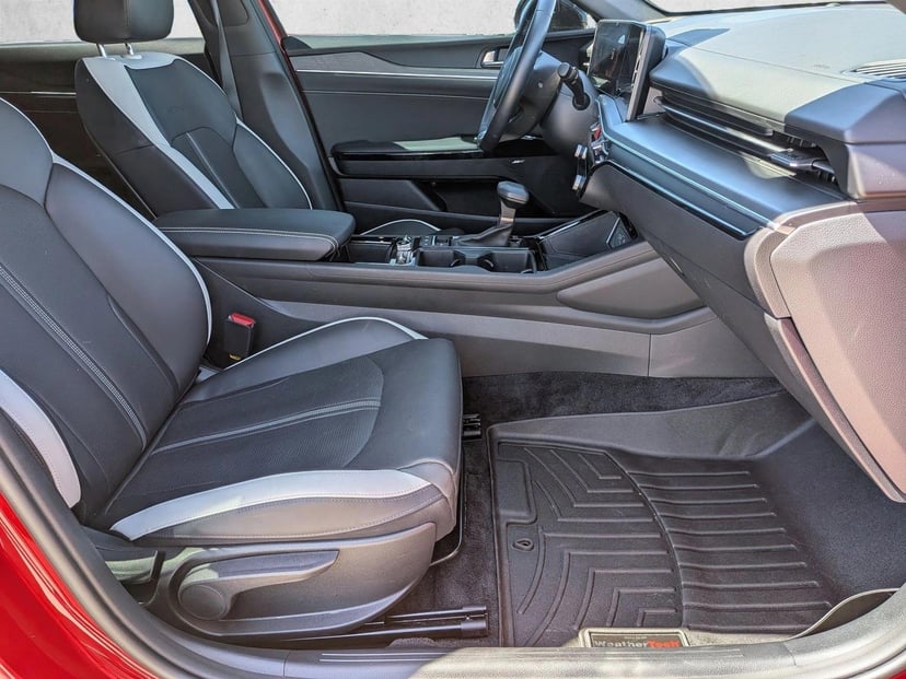 2025 Kia K5 - Image 21