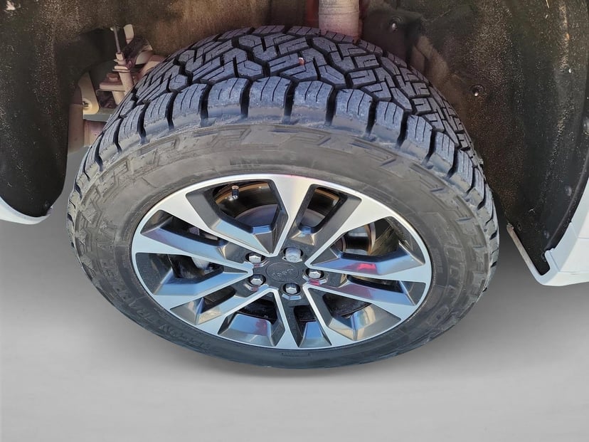 2021 Jeep Grand Cherokee L - Image 11