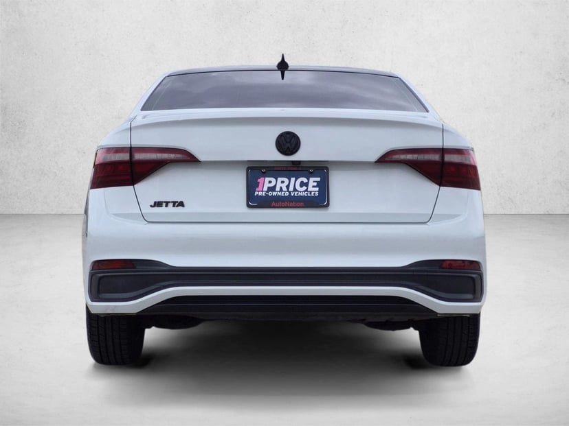 2022 Volkswagen Jetta - Image 6