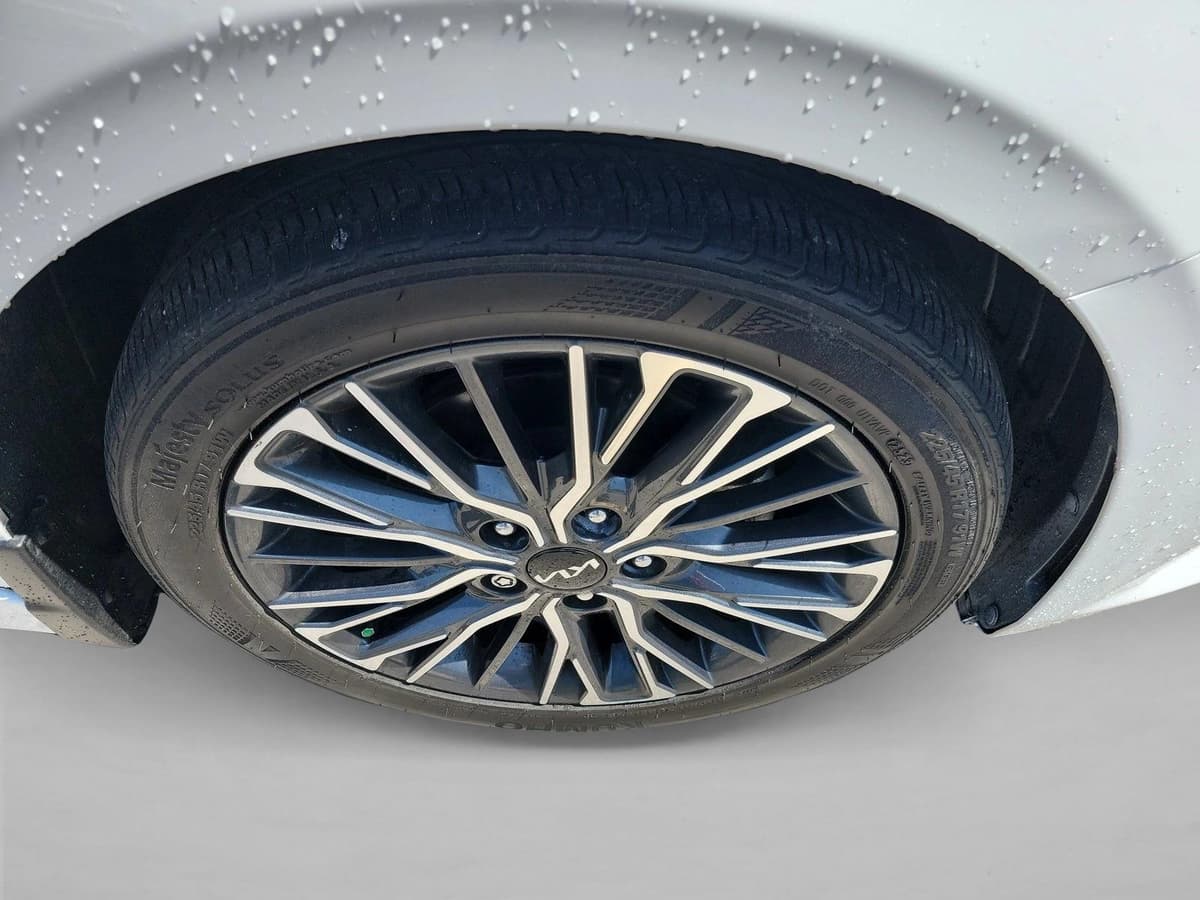 2023 Kia Forte - Image 10