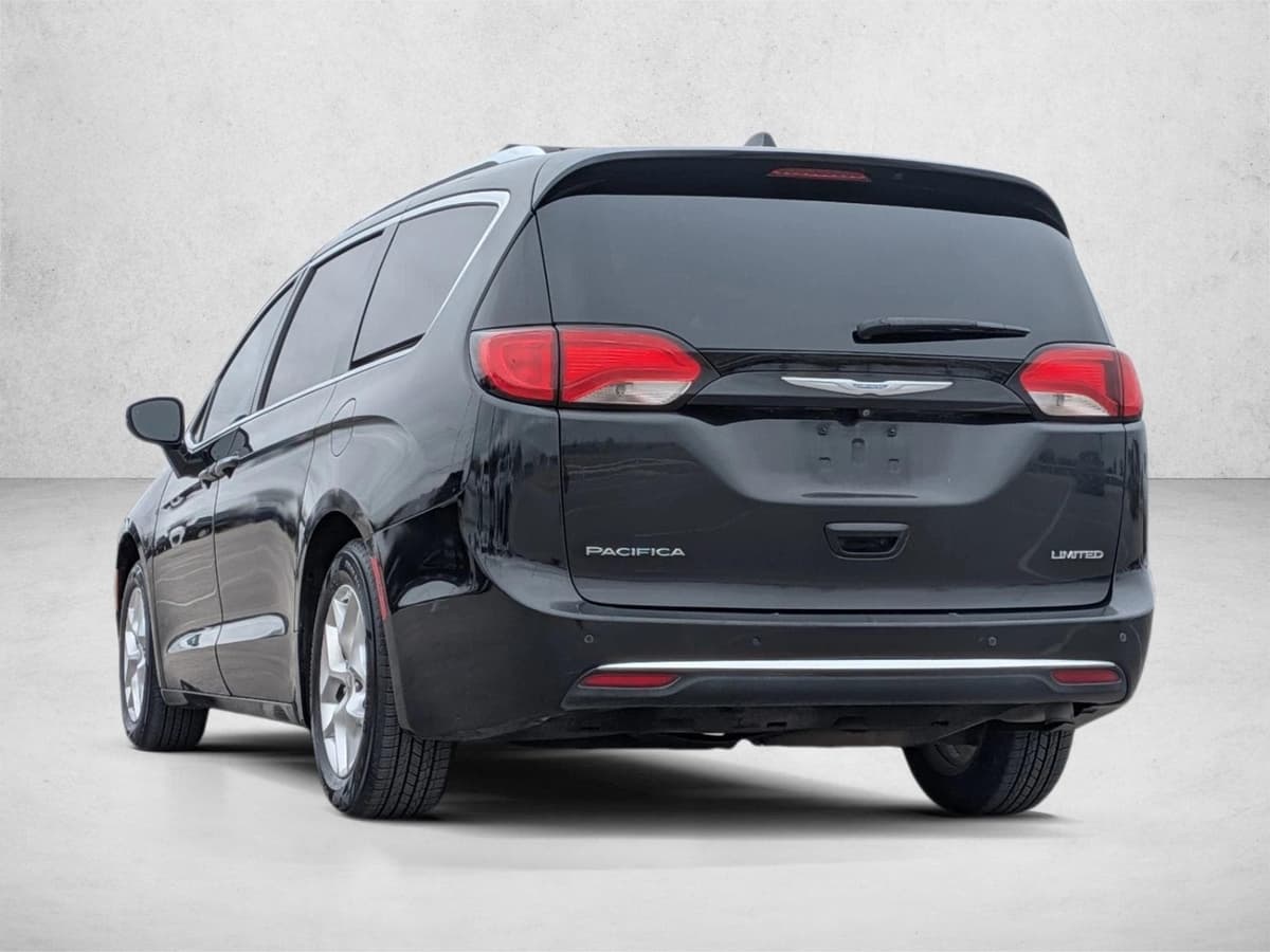 2020 Chrysler Pacifica - Image 8