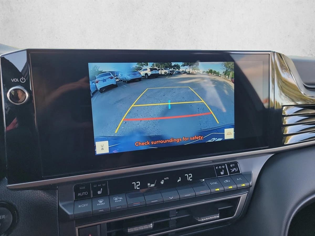 2025 Toyota Camry - Image 24