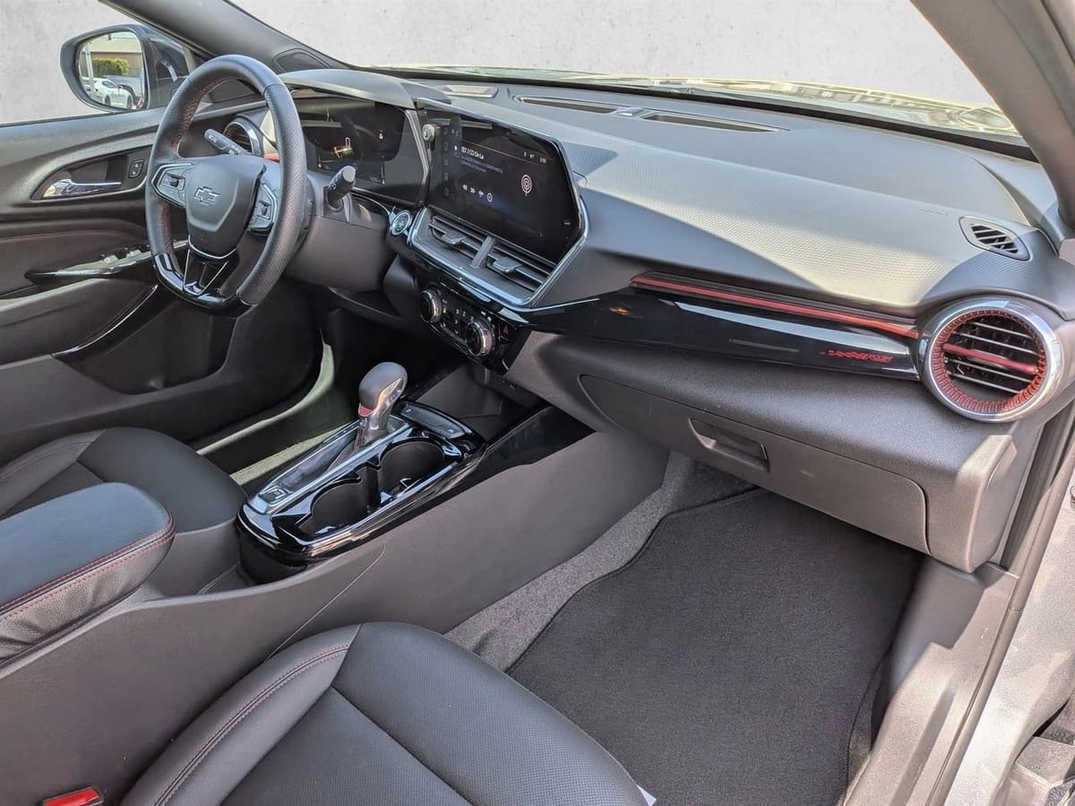 2025 Chevrolet Trax - Image 21