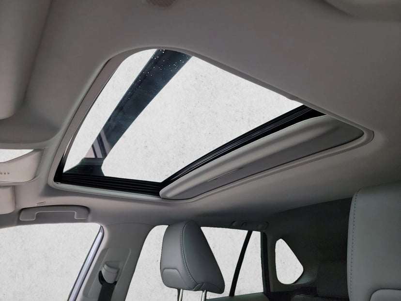 2025 Toyota RAV4 - Image 19