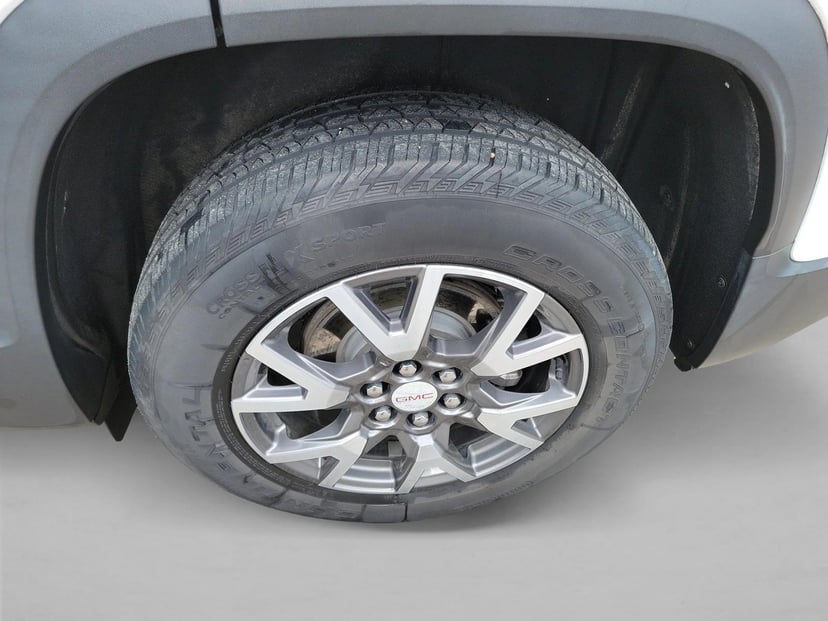 2020 GMC Acadia - Image 12
