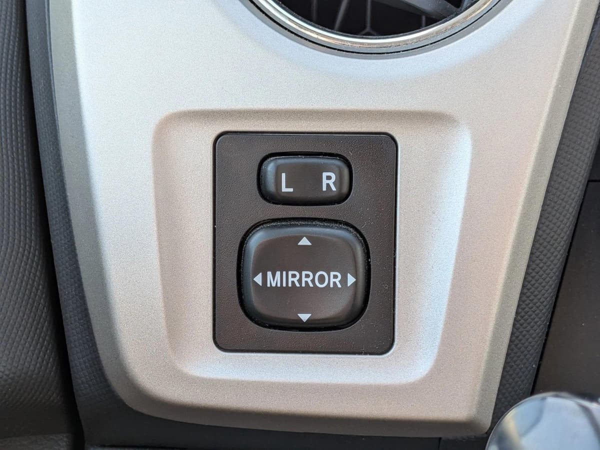 2009 Toyota Matrix - Image 15