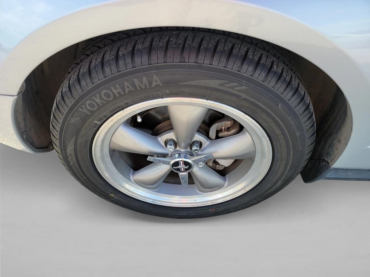 2007 Ford Mustang - Image 9