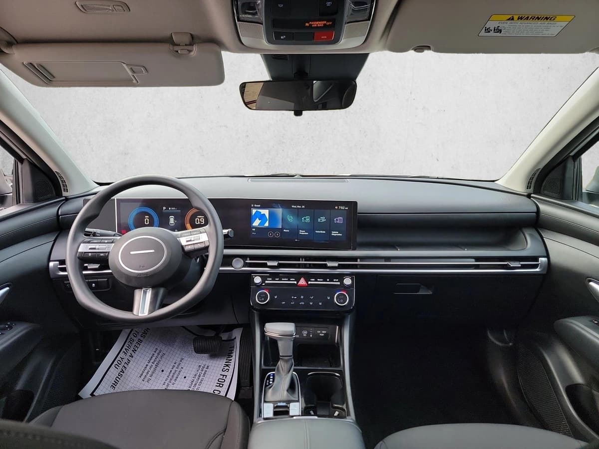 2025 Hyundai Tucson - Image 15