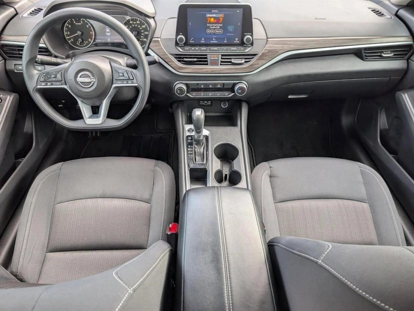 2025 Nissan Altima - Image 10